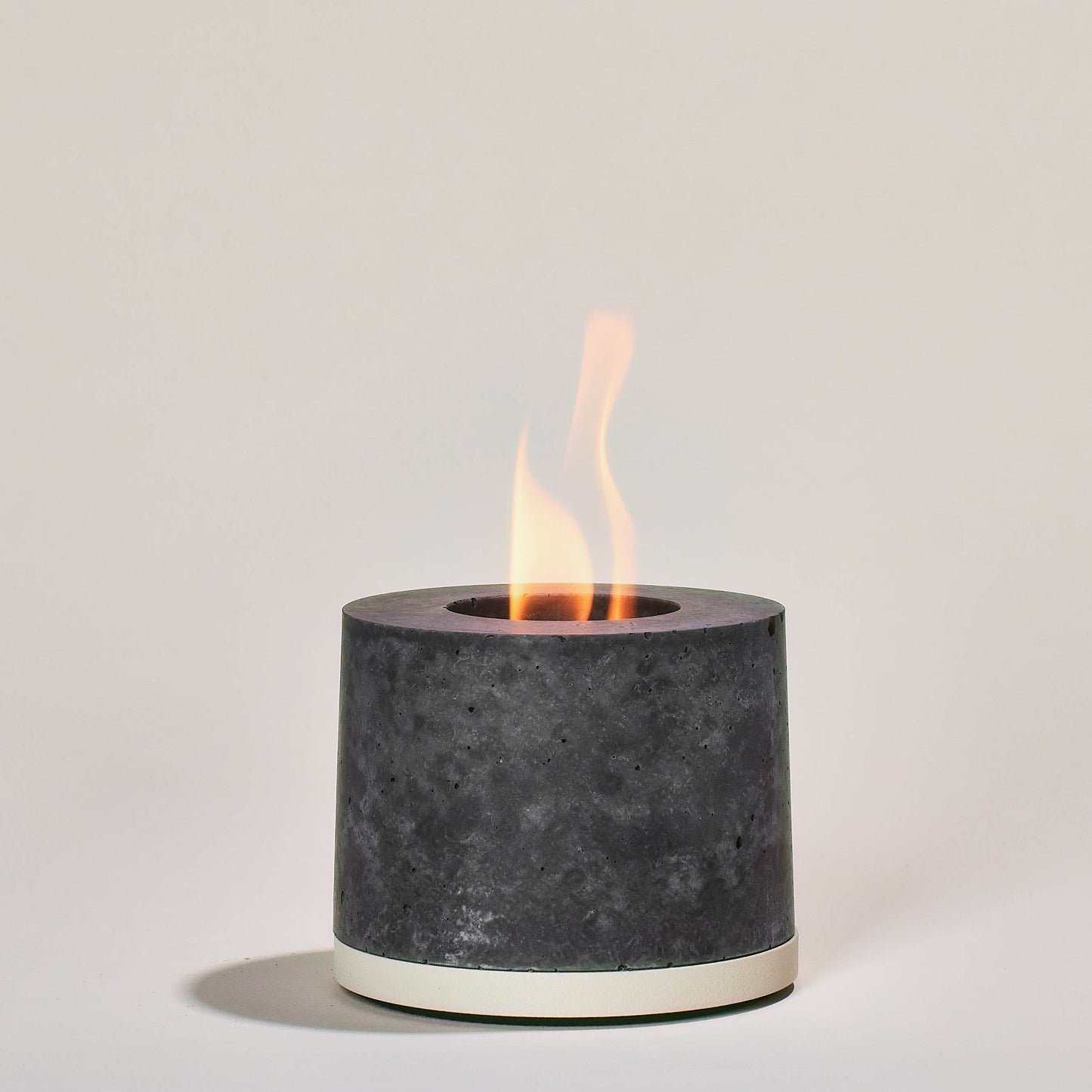 Round FLÎKR Fire® Bundle with Lid - Stainless, Black, Almond
